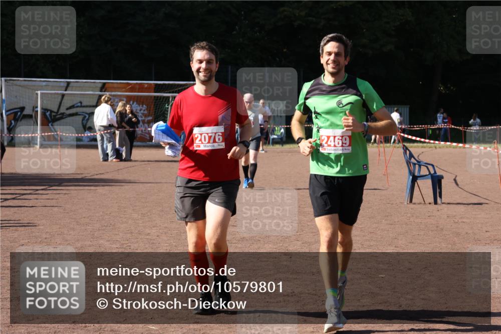 27.09.2026 - 35. Volkslauf durch das schöne Alstertal Strokosch-Dieckow http://msf.ph/oto/10579801 27.09.2026 12:52:26 Ziel 2076, 2469 meine-sportfotos.de