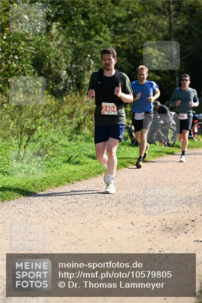 27.09.2026 - 35. Volkslauf durch das schöne Alstertal Dr. Thomas Lammeyer http://msf.ph/oto/10579805 27.09.2026 12:11:27 Laufen 2404, 2497 meine-sportfotos.de