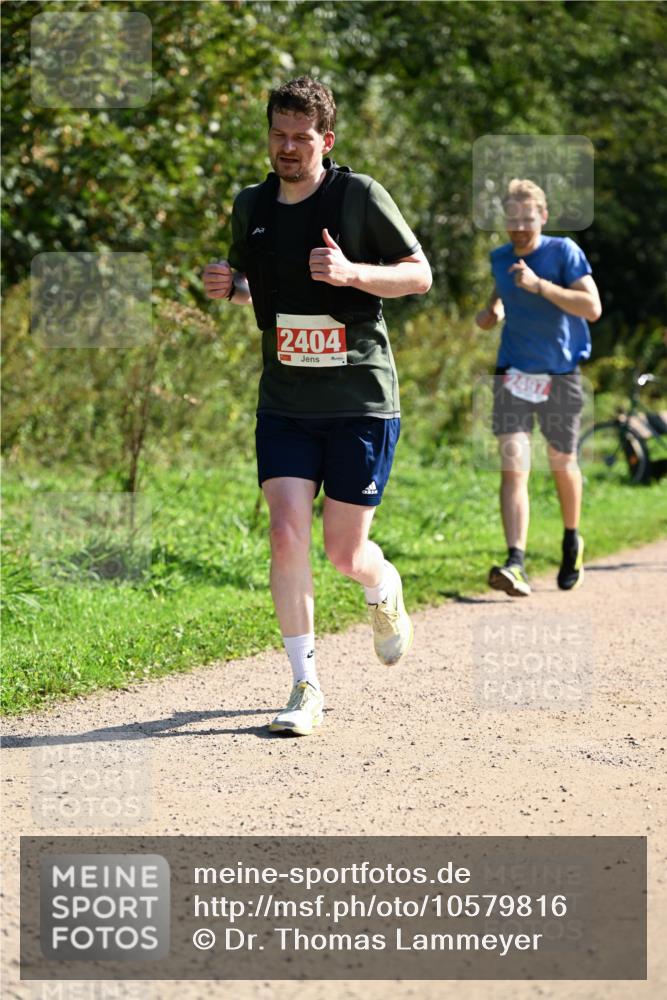 27.09.2026 - 35. Volkslauf durch das schöne Alstertal Dr. Thomas Lammeyer http://msf.ph/oto/10579816 27.09.2026 12:11:28 Laufen 2404, 2497 meine-sportfotos.de