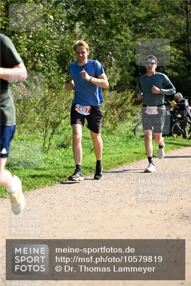 27.09.2026 - 35. Volkslauf durch das schöne Alstertal Dr. Thomas Lammeyer http://msf.ph/oto/10579819 27.09.2026 12:11:28 Laufen 2496, 2497 meine-sportfotos.de