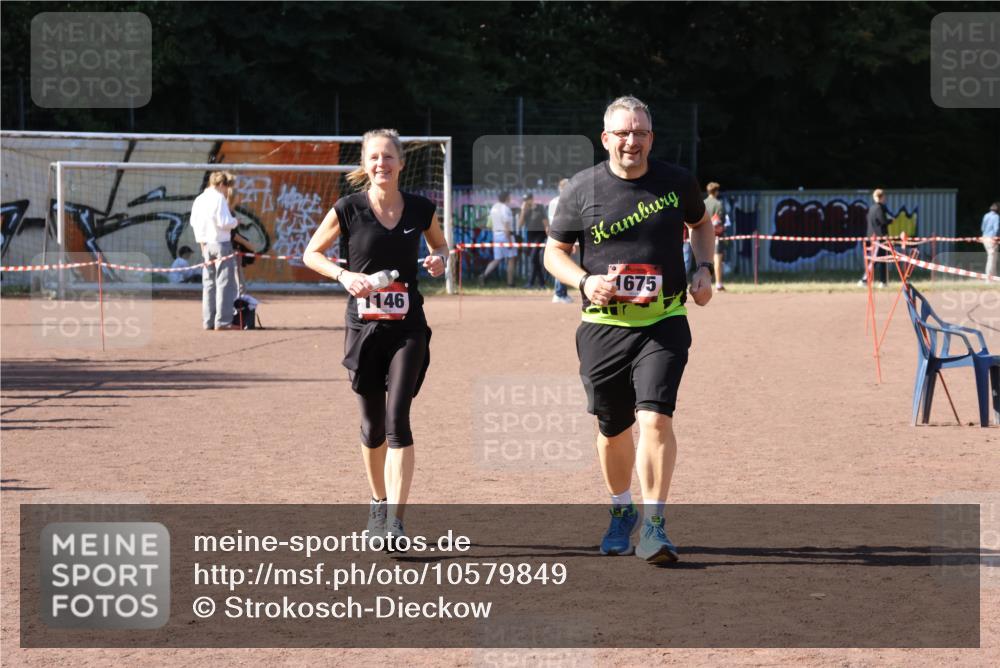 27.09.2026 - 35. Volkslauf durch das schöne Alstertal Strokosch-Dieckow http://msf.ph/oto/10579849 27.09.2026 12:53:06 Ziel 1146, 1675 meine-sportfotos.de