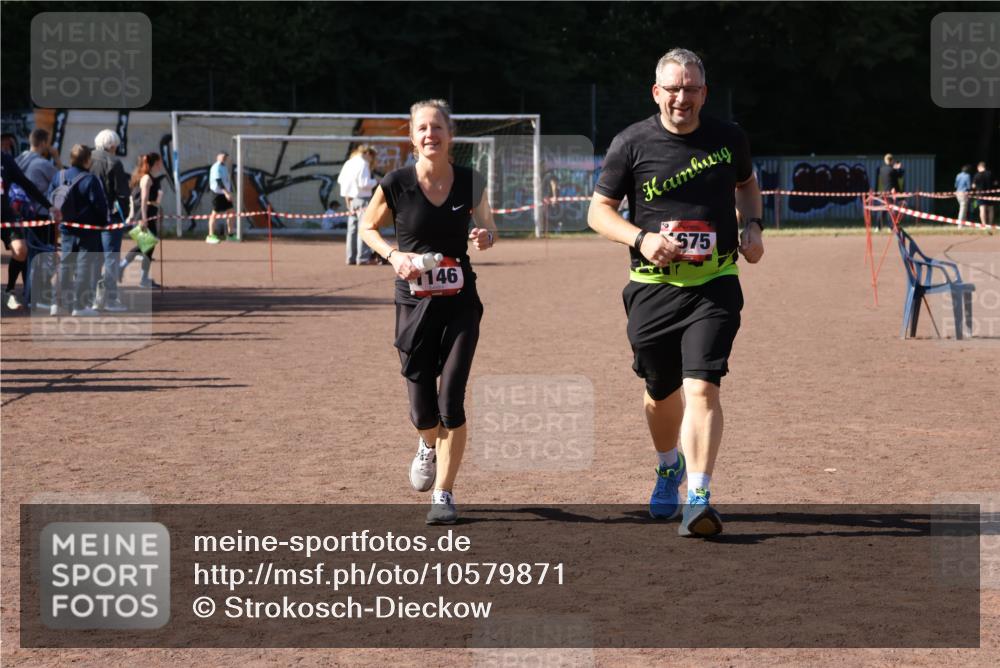 27.09.2026 - 35. Volkslauf durch das schöne Alstertal Strokosch-Dieckow http://msf.ph/oto/10579871 27.09.2026 12:53:08 Ziel 1146, 1675 meine-sportfotos.de