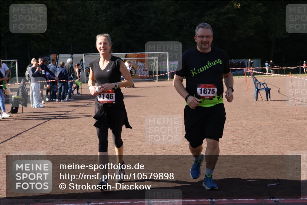 27.09.2026 - 35. Volkslauf durch das schöne Alstertal Strokosch-Dieckow http://msf.ph/oto/10579898 27.09.2026 12:53:09 Ziel 1146, 1675 meine-sportfotos.de