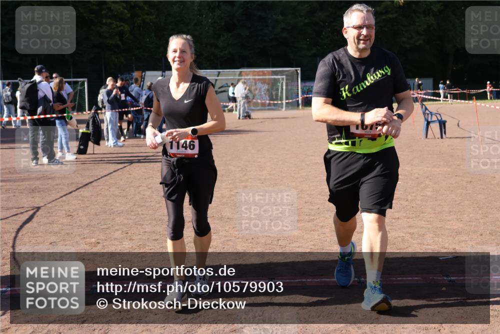 27.09.2026 - 35. Volkslauf durch das schöne Alstertal Strokosch-Dieckow http://msf.ph/oto/10579903 27.09.2026 12:53:10 Ziel 1146, 1675 meine-sportfotos.de