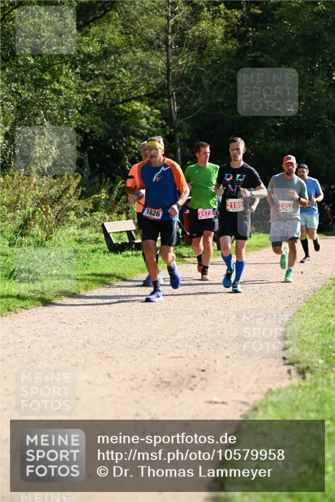27.09.2026 - 35. Volkslauf durch das schöne Alstertal Dr. Thomas Lammeyer http://msf.ph/oto/10579958 27.09.2026 12:12:25 Laufen 2189, 2452, 1626, 2473 meine-sportfotos.de