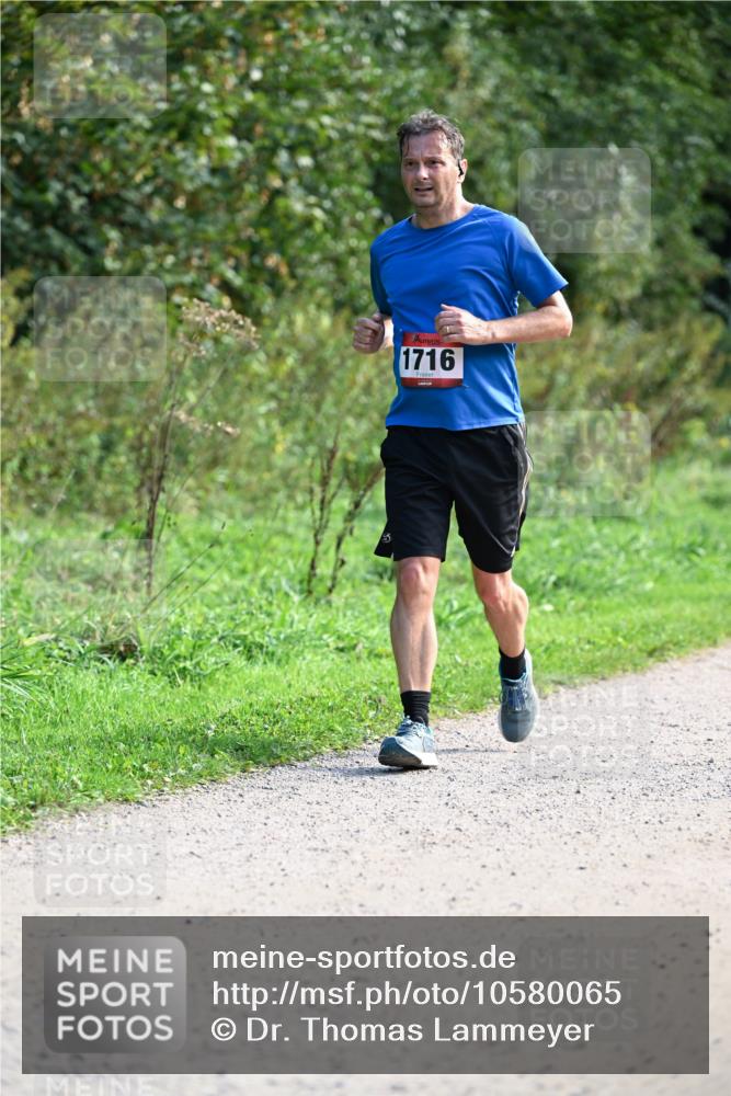 27.09.2026 - 35. Volkslauf durch das schöne Alstertal Dr. Thomas Lammeyer http://msf.ph/oto/10580065 27.09.2026 12:12:44 Laufen 1716 meine-sportfotos.de
