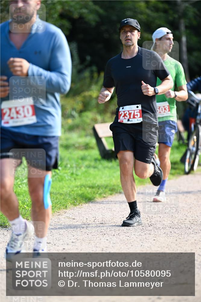 27.09.2026 - 35. Volkslauf durch das schöne Alstertal Dr. Thomas Lammeyer http://msf.ph/oto/10580095 27.09.2026 12:12:50 Laufen 2430, 2375, 503 meine-sportfotos.de
