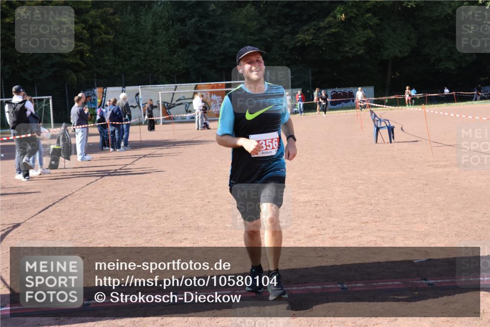 27.09.2026 - 35. Volkslauf durch das schöne Alstertal Strokosch-Dieckow http://msf.ph/oto/10580104 27.09.2026 12:53:41 Ziel 2356 meine-sportfotos.de
