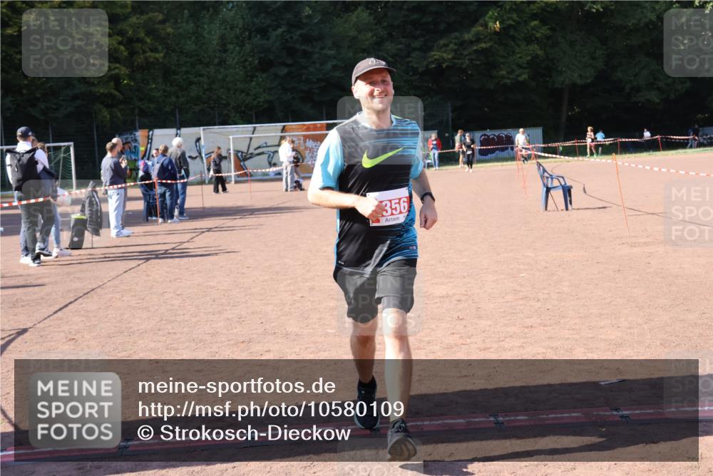 27.09.2026 - 35. Volkslauf durch das schöne Alstertal Strokosch-Dieckow http://msf.ph/oto/10580109 27.09.2026 12:53:41 Ziel 2356 meine-sportfotos.de