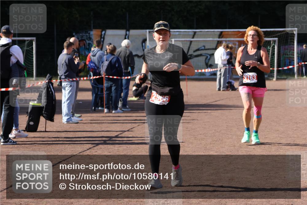 27.09.2026 - 35. Volkslauf durch das schöne Alstertal Strokosch-Dieckow http://msf.ph/oto/10580141 27.09.2026 12:54:00 Ziel 2037, 2163, 2966 meine-sportfotos.de