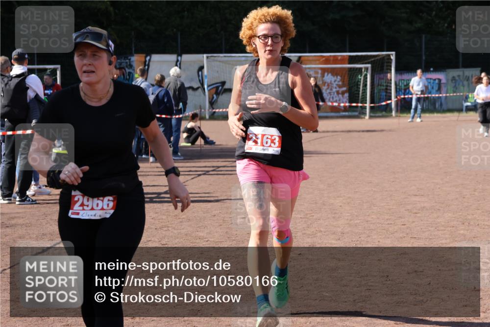 27.09.2026 - 35. Volkslauf durch das schöne Alstertal Strokosch-Dieckow http://msf.ph/oto/10580166 27.09.2026 12:54:03 Ziel 2037, 2163, 2966 meine-sportfotos.de