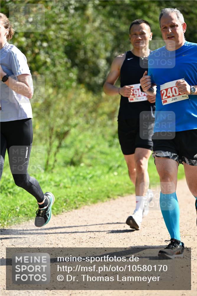 27.09.2026 - 35. Volkslauf durch das schöne Alstertal Dr. Thomas Lammeyer http://msf.ph/oto/10580170 27.09.2026 12:13:19 Laufen 290, 2400 meine-sportfotos.de