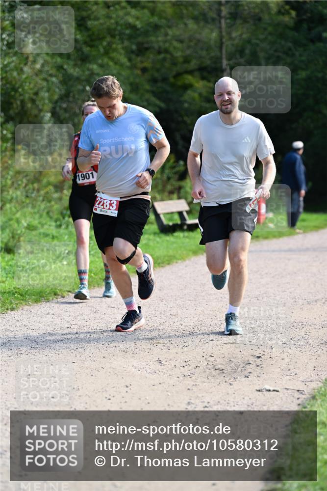 27.09.2026 - 35. Volkslauf durch das schöne Alstertal Dr. Thomas Lammeyer http://msf.ph/oto/10580312 27.09.2026 12:14:49 Laufen 1901, 2283 meine-sportfotos.de