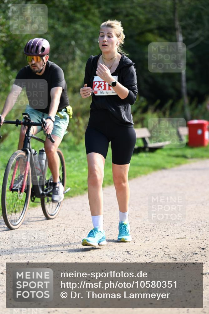 27.09.2026 - 35. Volkslauf durch das schöne Alstertal Dr. Thomas Lammeyer http://msf.ph/oto/10580351 27.09.2026 12:14:58 Laufen 231 meine-sportfotos.de