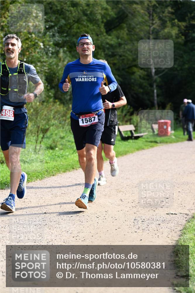 27.09.2026 - 35. Volkslauf durch das schöne Alstertal Dr. Thomas Lammeyer http://msf.ph/oto/10580381 27.09.2026 12:15:05 Laufen 498, 1587 meine-sportfotos.de