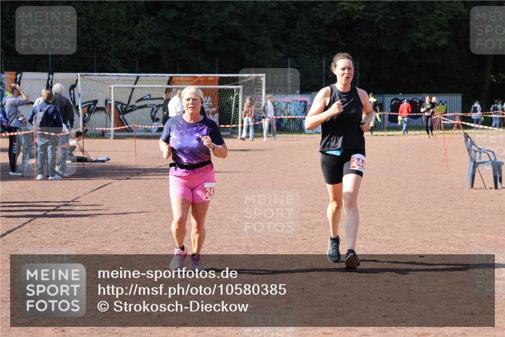27.09.2026 - 35. Volkslauf durch das schöne Alstertal Strokosch-Dieckow http://msf.ph/oto/10580385 27.09.2026 12:55:24 Ziel 2440, 2477 meine-sportfotos.de