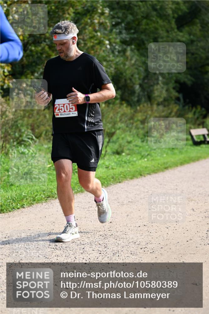 27.09.2026 - 35. Volkslauf durch das schöne Alstertal Dr. Thomas Lammeyer http://msf.ph/oto/10580389 27.09.2026 12:15:06 Laufen 3, 2505 meine-sportfotos.de