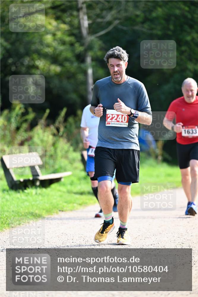 27.09.2026 - 35. Volkslauf durch das schöne Alstertal Dr. Thomas Lammeyer http://msf.ph/oto/10580404 27.09.2026 12:15:31 Laufen 2240, 1000, 1633 meine-sportfotos.de