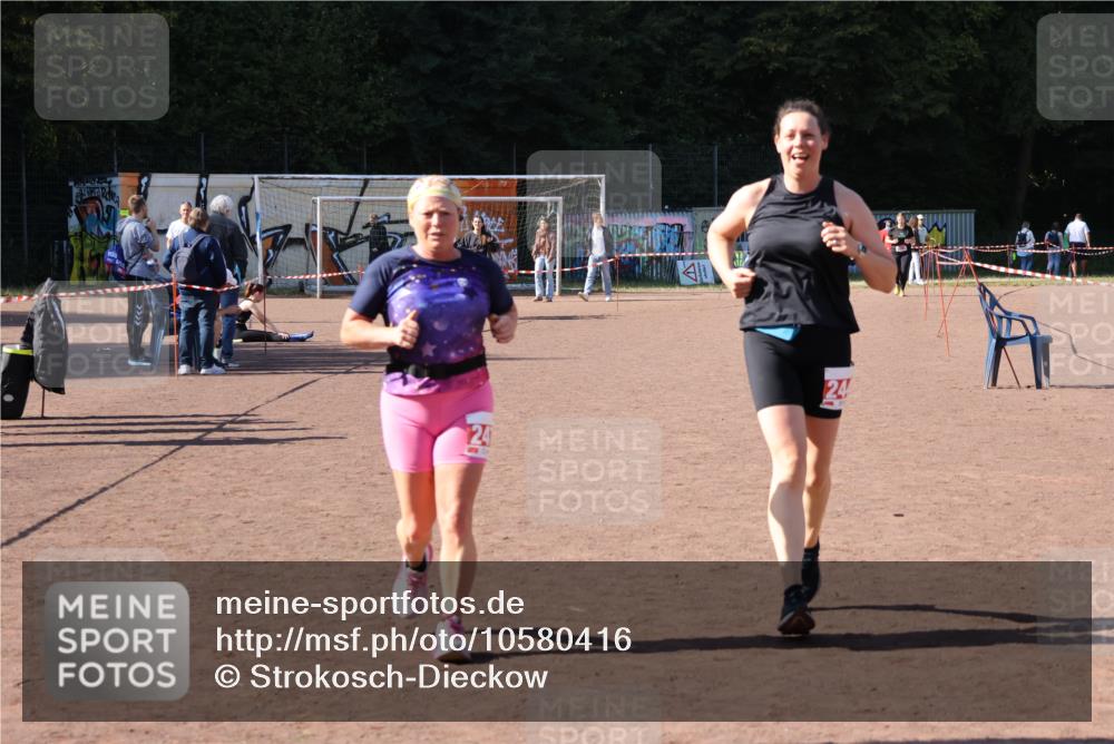 27.09.2026 - 35. Volkslauf durch das schöne Alstertal Strokosch-Dieckow http://msf.ph/oto/10580416 27.09.2026 12:55:25 Ziel 2440, 2477 meine-sportfotos.de