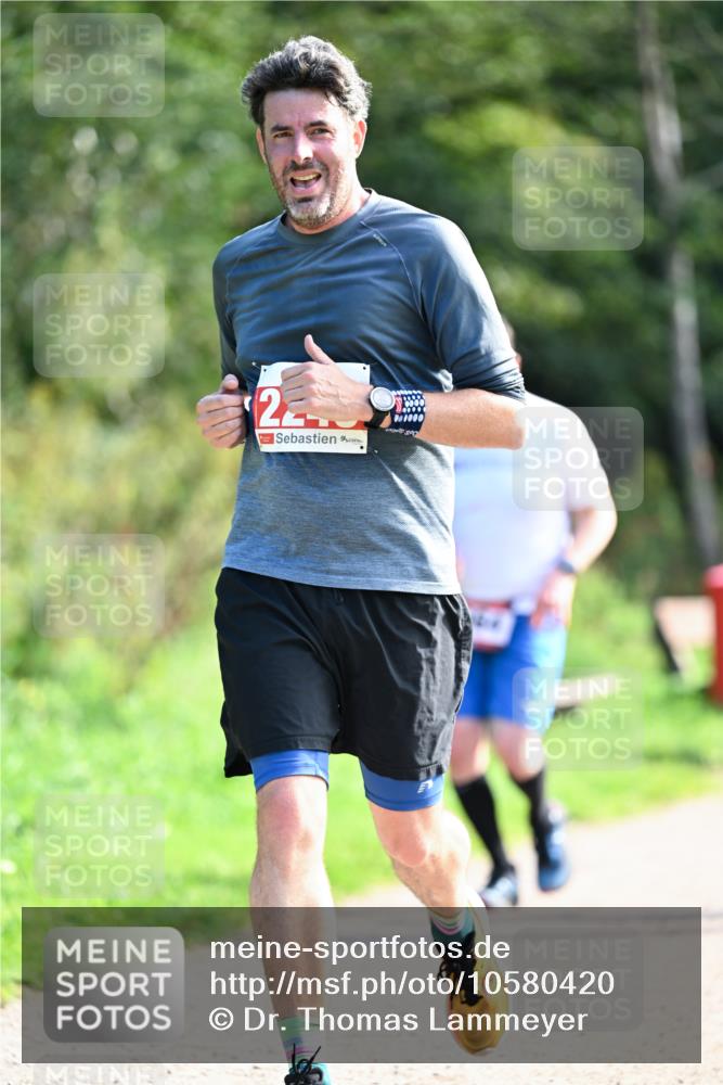 27.09.2026 - 35. Volkslauf durch das schöne Alstertal Dr. Thomas Lammeyer http://msf.ph/oto/10580420 27.09.2026 12:15:33 Laufen 701000 meine-sportfotos.de