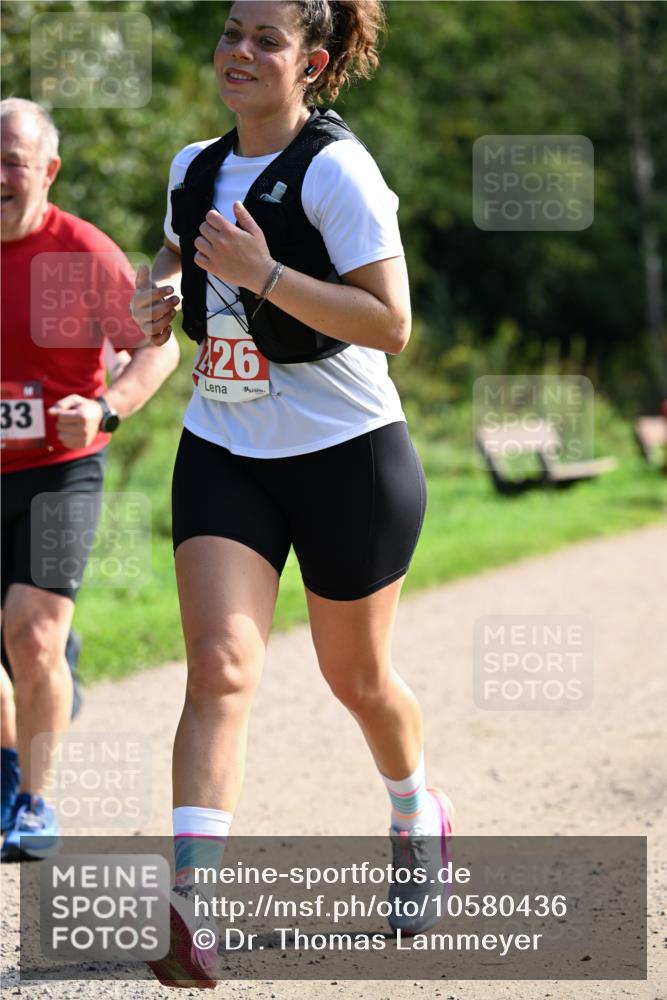 27.09.2026 - 35. Volkslauf durch das schöne Alstertal Dr. Thomas Lammeyer http://msf.ph/oto/10580436 27.09.2026 12:15:37 Laufen 33, 426 meine-sportfotos.de