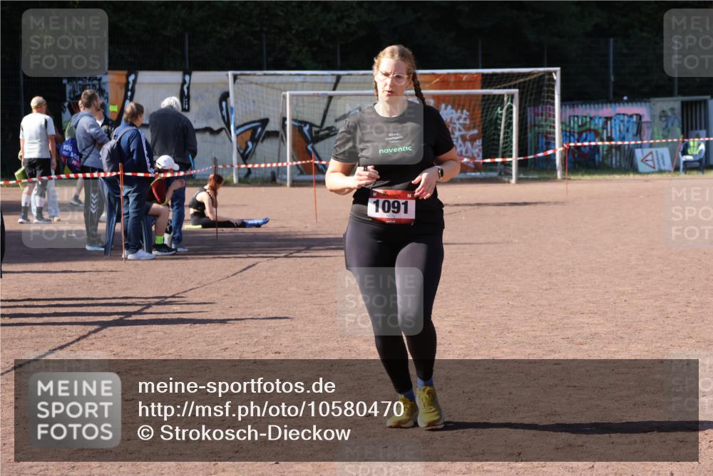 27.09.2026 - 35. Volkslauf durch das schöne Alstertal Strokosch-Dieckow http://msf.ph/oto/10580470 27.09.2026 12:55:46 Ziel 1091 meine-sportfotos.de