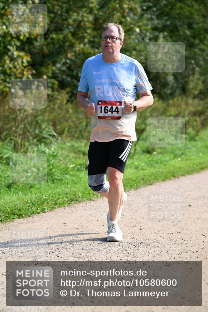 27.09.2026 - 35. Volkslauf durch das schöne Alstertal Dr. Thomas Lammeyer http://msf.ph/oto/10580600 27.09.2026 12:16:48 Laufen 1644 meine-sportfotos.de