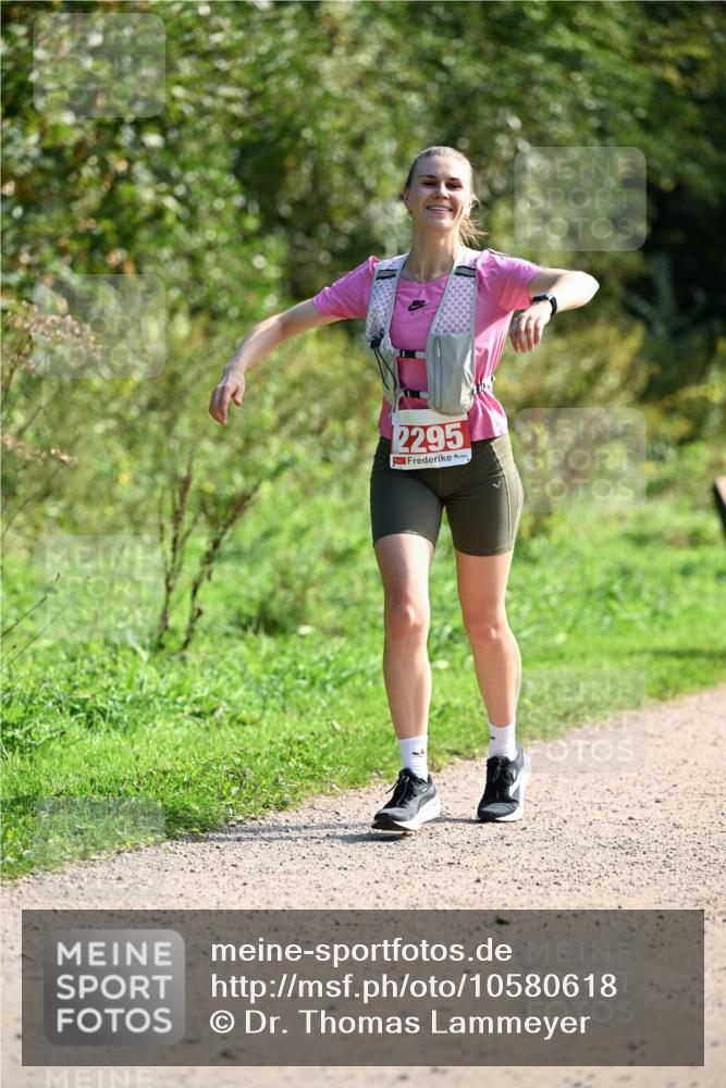 27.09.2026 - 35. Volkslauf durch das schöne Alstertal Dr. Thomas Lammeyer http://msf.ph/oto/10580618 27.09.2026 12:17:07 Laufen 2295 meine-sportfotos.de