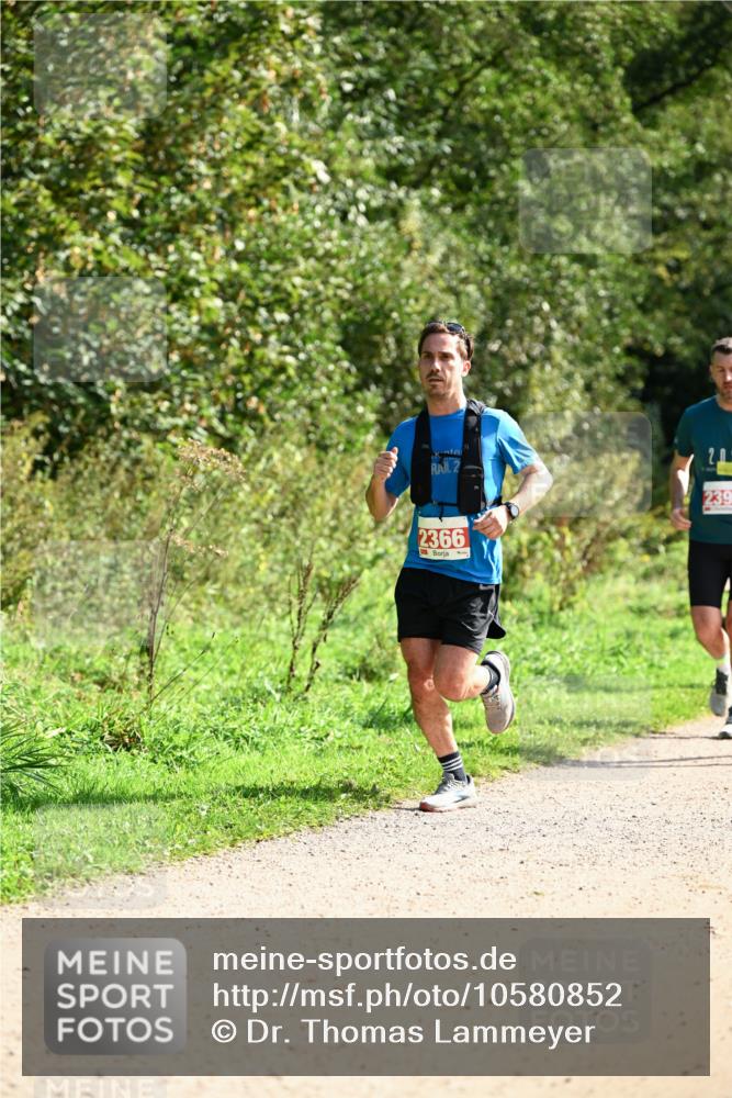 27.09.2026 - 35. Volkslauf durch das schöne Alstertal Dr. Thomas Lammeyer http://msf.ph/oto/10580852 27.09.2026 12:20:20 Laufen 2, 2366, 239 meine-sportfotos.de