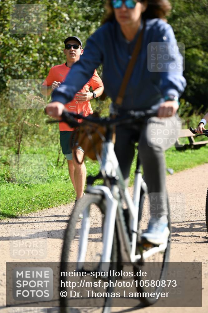 27.09.2026 - 35. Volkslauf durch das schöne Alstertal Dr. Thomas Lammeyer http://msf.ph/oto/10580873 27.09.2026 12:20:24 Laufen  meine-sportfotos.de