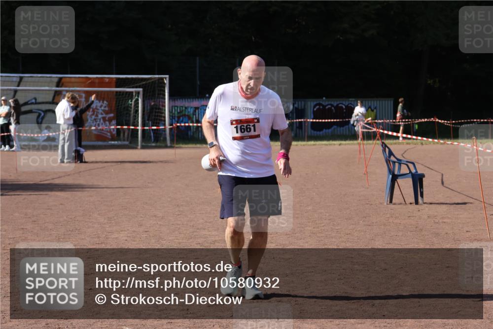 27.09.2026 - 35. Volkslauf durch das schöne Alstertal Strokosch-Dieckow http://msf.ph/oto/10580932 27.09.2026 12:59:04 Ziel 1661, 2221 meine-sportfotos.de