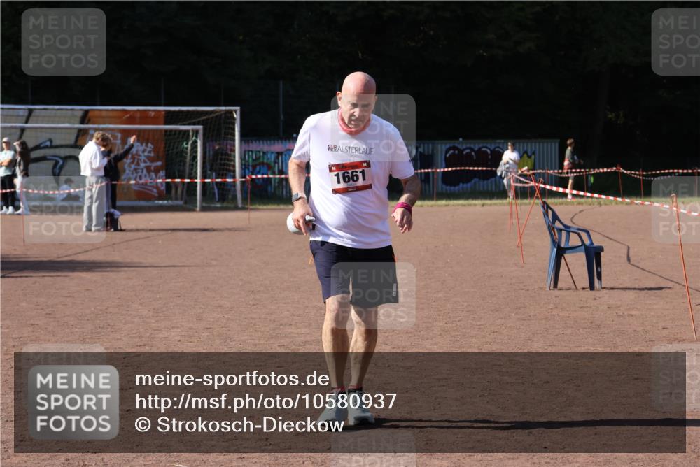 27.09.2026 - 35. Volkslauf durch das schöne Alstertal Strokosch-Dieckow http://msf.ph/oto/10580937 27.09.2026 12:59:04 Ziel 1661, 2221 meine-sportfotos.de