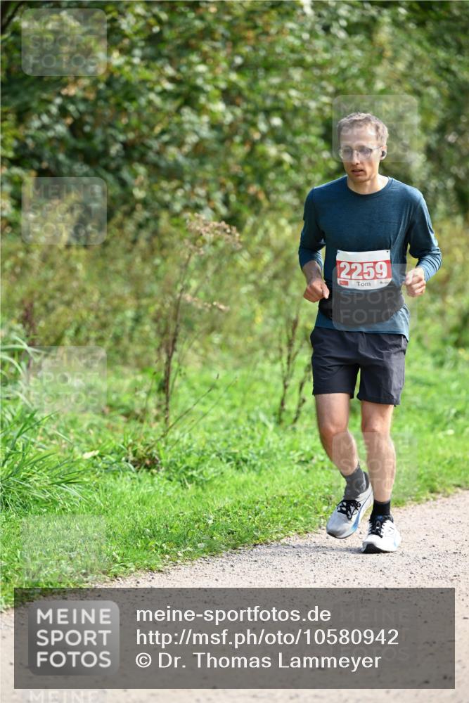 27.09.2026 - 35. Volkslauf durch das schöne Alstertal Dr. Thomas Lammeyer http://msf.ph/oto/10580942 27.09.2026 12:21:33 Laufen 2259 meine-sportfotos.de