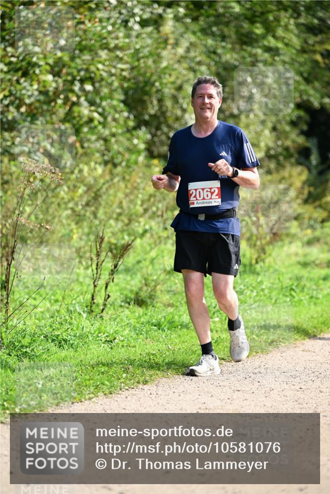 27.09.2026 - 35. Volkslauf durch das schöne Alstertal Dr. Thomas Lammeyer http://msf.ph/oto/10581076 27.09.2026 12:22:54 Laufen 2062 meine-sportfotos.de