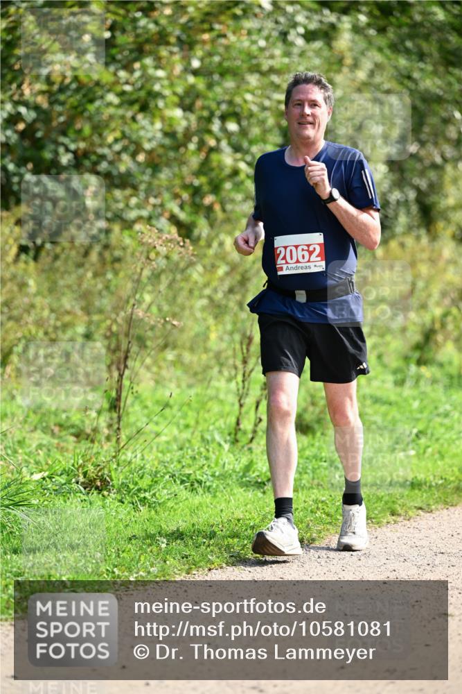 27.09.2026 - 35. Volkslauf durch das schöne Alstertal Dr. Thomas Lammeyer http://msf.ph/oto/10581081 27.09.2026 12:22:55 Laufen 2062 meine-sportfotos.de