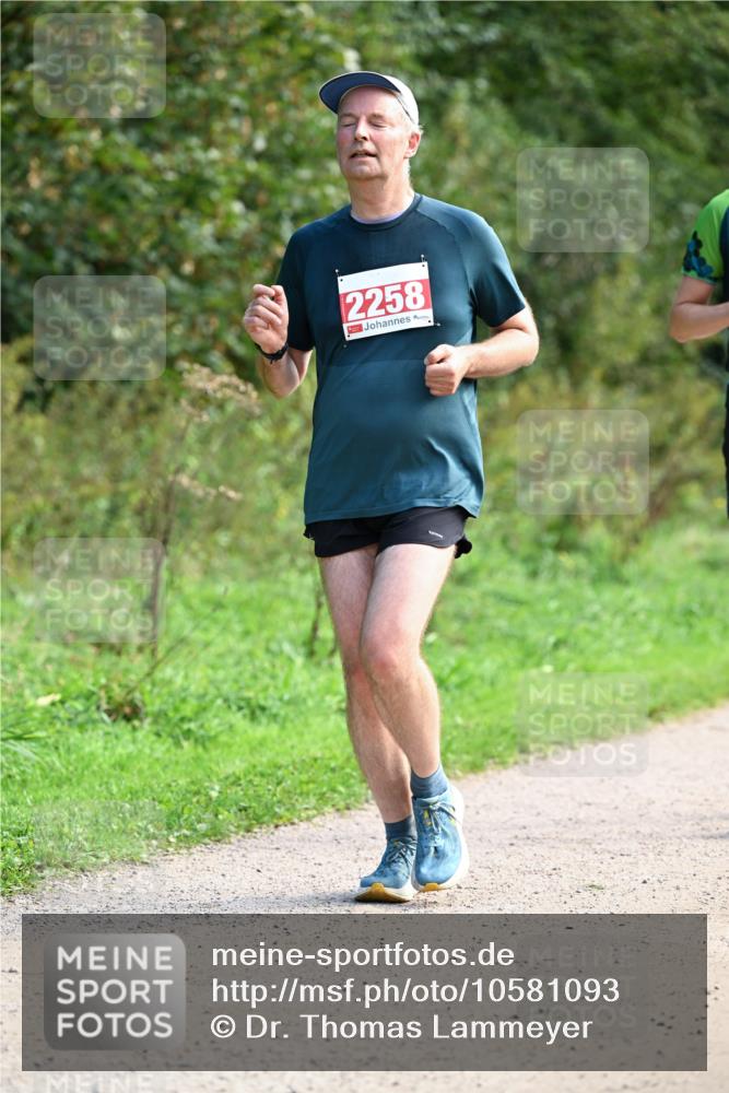 27.09.2026 - 35. Volkslauf durch das schöne Alstertal Dr. Thomas Lammeyer http://msf.ph/oto/10581093 27.09.2026 12:23:07 Laufen 2258 meine-sportfotos.de