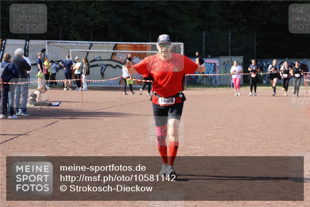 27.09.2026 - 35. Volkslauf durch das schöne Alstertal Strokosch-Dieckow http://msf.ph/oto/10581142 27.09.2026 12:59:50 Ziel 1659 meine-sportfotos.de
