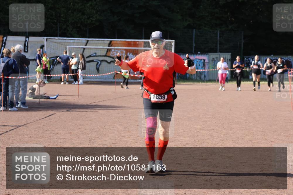 27.09.2026 - 35. Volkslauf durch das schöne Alstertal Strokosch-Dieckow http://msf.ph/oto/10581163 27.09.2026 12:59:50 Ziel 1659 meine-sportfotos.de