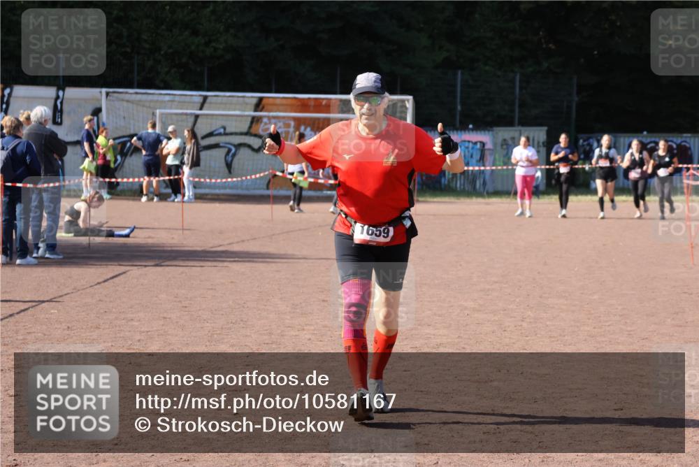 27.09.2026 - 35. Volkslauf durch das schöne Alstertal Strokosch-Dieckow http://msf.ph/oto/10581167 27.09.2026 12:59:50 Ziel 1659 meine-sportfotos.de