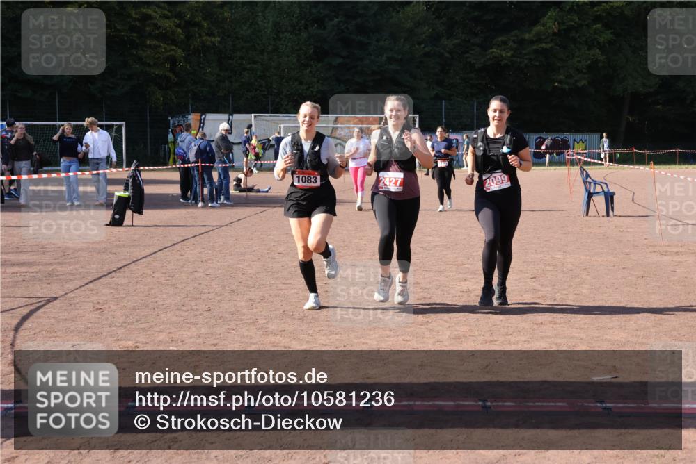 27.09.2026 - 35. Volkslauf durch das schöne Alstertal Strokosch-Dieckow http://msf.ph/oto/10581236 27.09.2026 13:00:02 Ziel 1083, 1105, 2099, 2427 meine-sportfotos.de