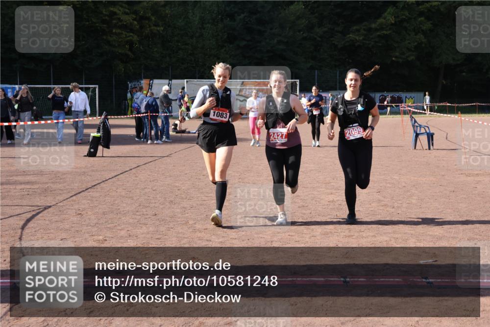 27.09.2026 - 35. Volkslauf durch das schöne Alstertal Strokosch-Dieckow http://msf.ph/oto/10581248 27.09.2026 13:00:03 Ziel 1083, 1105, 2099, 2427 meine-sportfotos.de
