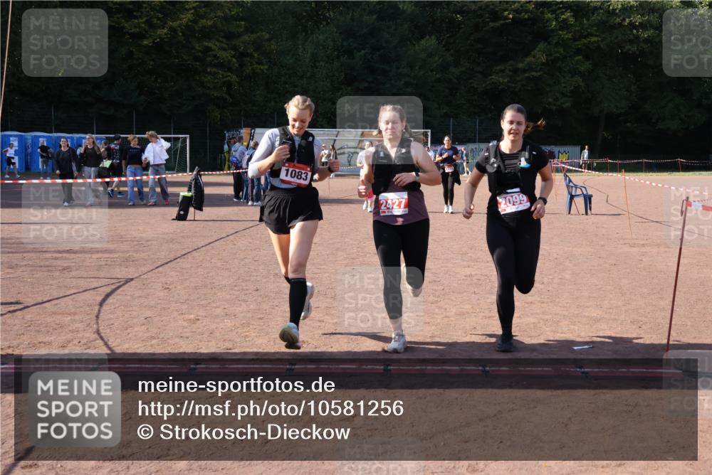 27.09.2026 - 35. Volkslauf durch das schöne Alstertal Strokosch-Dieckow http://msf.ph/oto/10581256 27.09.2026 13:00:03 Ziel 1083, 1105, 2099, 2427 meine-sportfotos.de