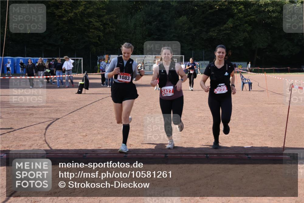 27.09.2026 - 35. Volkslauf durch das schöne Alstertal Strokosch-Dieckow http://msf.ph/oto/10581261 27.09.2026 13:00:03 Ziel 1083, 1105, 2099, 2427 meine-sportfotos.de