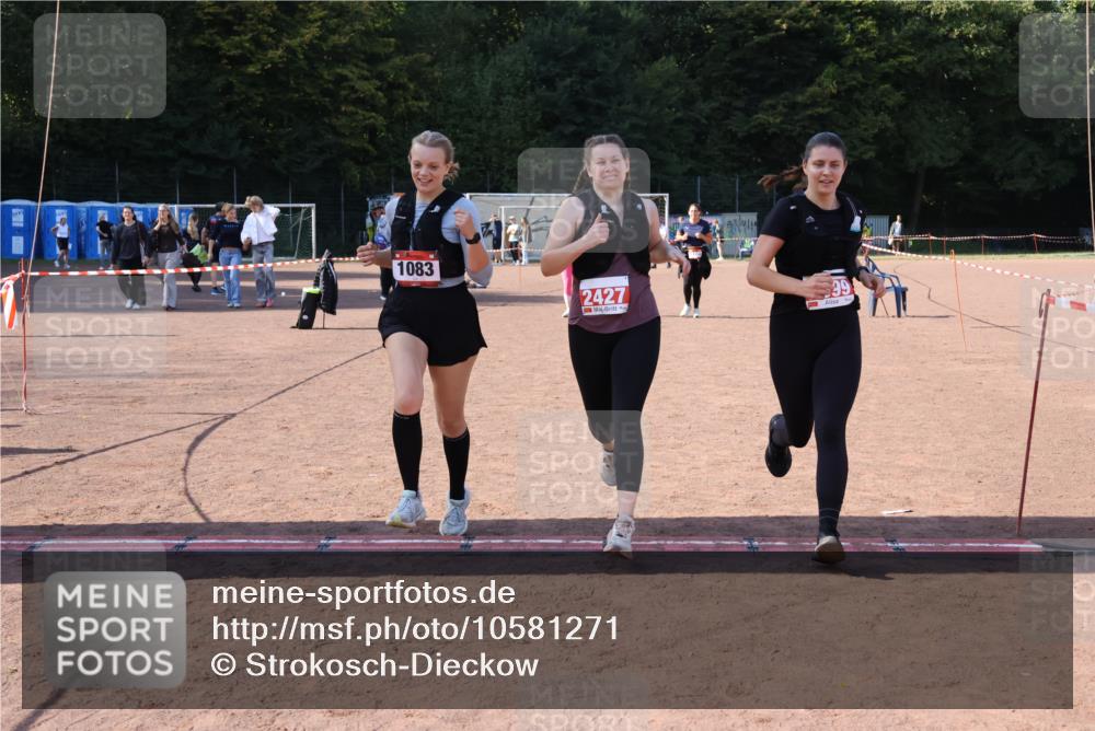 27.09.2026 - 35. Volkslauf durch das schöne Alstertal Strokosch-Dieckow http://msf.ph/oto/10581271 27.09.2026 13:00:03 Ziel 1083, 1105, 2099, 2427 meine-sportfotos.de
