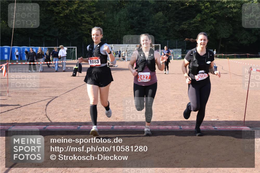 27.09.2026 - 35. Volkslauf durch das schöne Alstertal Strokosch-Dieckow http://msf.ph/oto/10581280 27.09.2026 13:00:04 Ziel 1083, 1105, 1155, 2099, 2427 meine-sportfotos.de