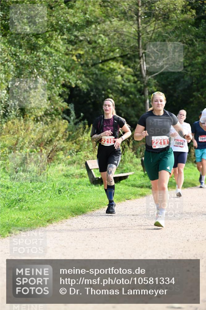 27.09.2026 - 35. Volkslauf durch das schöne Alstertal Dr. Thomas Lammeyer http://msf.ph/oto/10581334 27.09.2026 12:25:09 Laufen 2210, 2211, 1094, 1649 meine-sportfotos.de