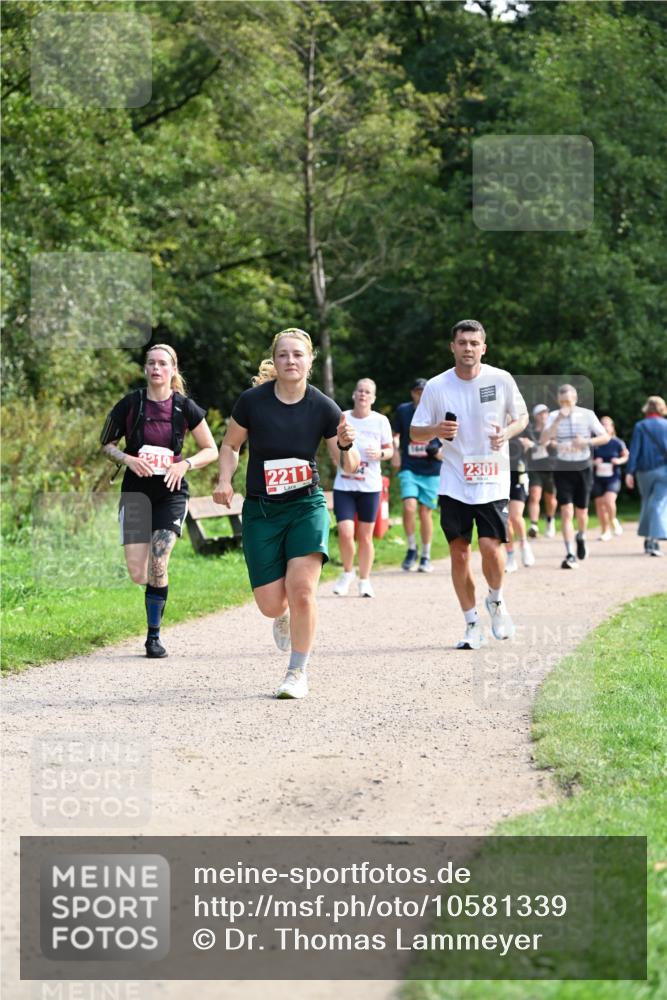 27.09.2026 - 35. Volkslauf durch das schöne Alstertal Dr. Thomas Lammeyer http://msf.ph/oto/10581339 27.09.2026 12:25:10 Laufen 2210, 2211, 2301 meine-sportfotos.de
