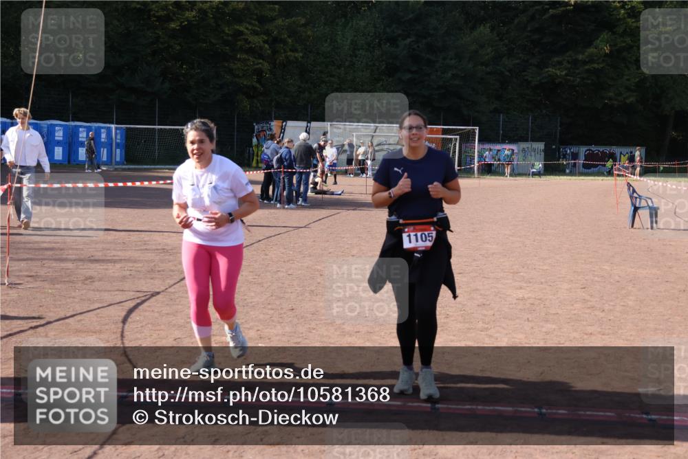 27.09.2026 - 35. Volkslauf durch das schöne Alstertal Strokosch-Dieckow http://msf.ph/oto/10581368 27.09.2026 13:00:11 Ziel 1105, 1155 meine-sportfotos.de