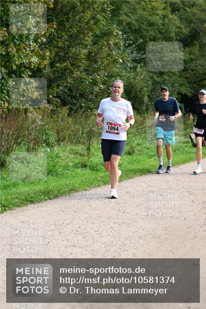 27.09.2026 - 35. Volkslauf durch das schöne Alstertal Dr. Thomas Lammeyer http://msf.ph/oto/10581374 27.09.2026 12:25:15 Laufen 1094, 16, 1086 meine-sportfotos.de