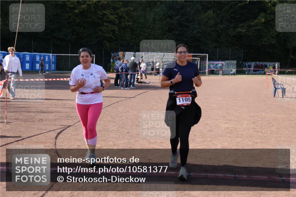 27.09.2026 - 35. Volkslauf durch das schöne Alstertal Strokosch-Dieckow http://msf.ph/oto/10581377 27.09.2026 13:00:11 Ziel 1105, 1155 meine-sportfotos.de